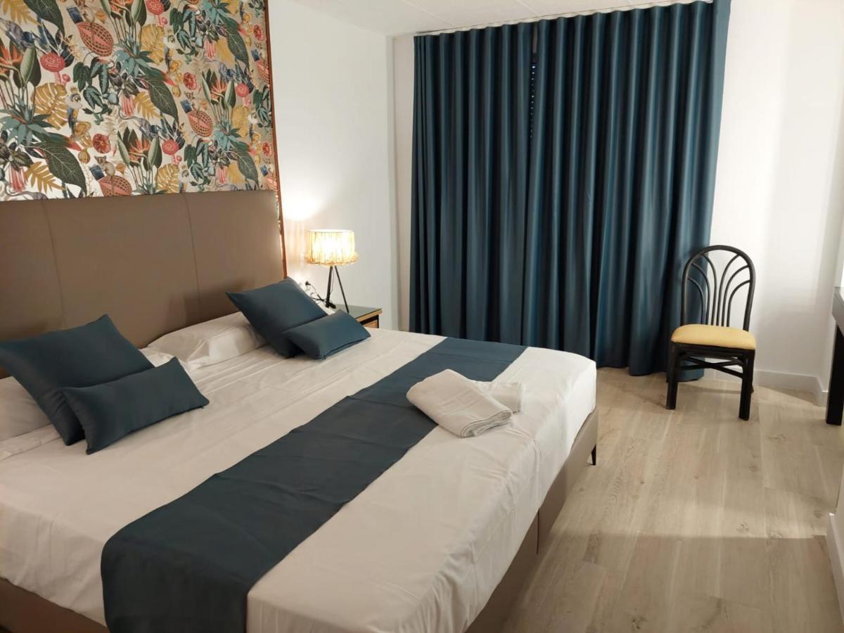 Paiporta Hostal Garden Rous מראה חיצוני תמונה