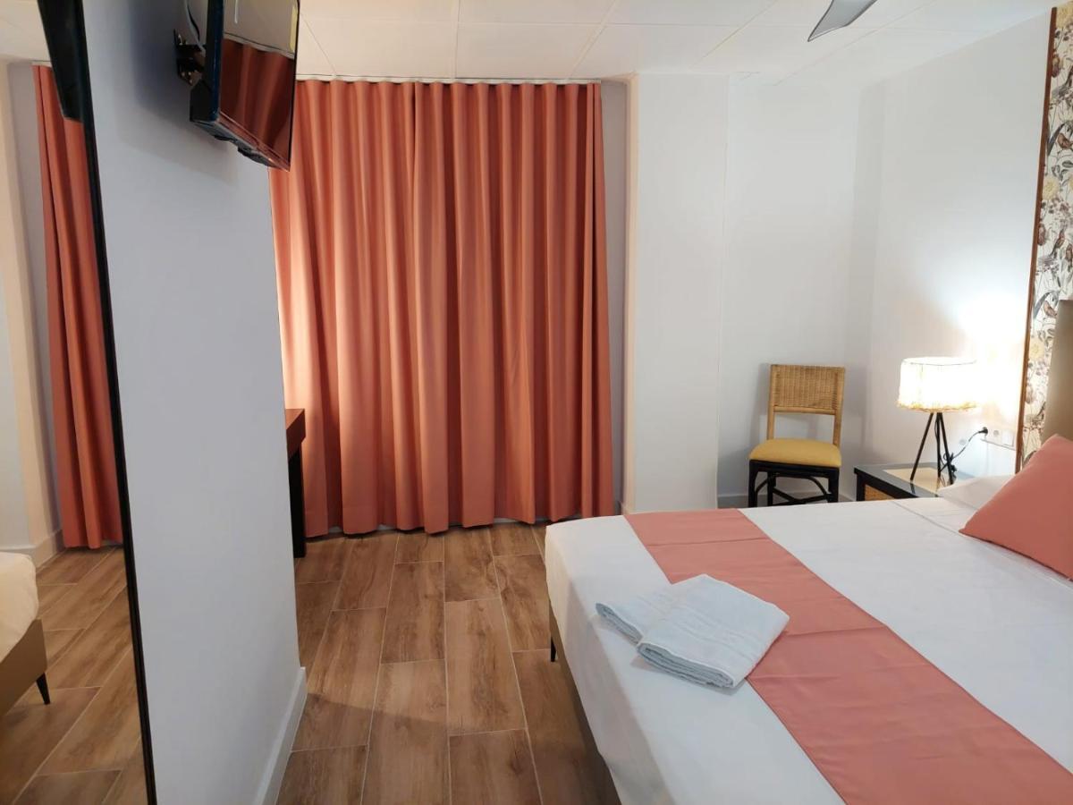 Paiporta Hostal Garden Rous מראה חיצוני תמונה